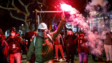 Εισαγγελείς ζητούν την προφυλάκιση του Ιμάμογλου και τεσσάρων συνεργατών του 