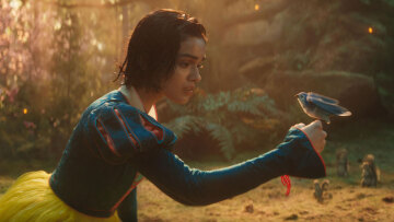 «Χιονάτη», το woke ριμέικ της Disney που δίχασε: Από τον... stalker πρίγκιπα έως το μποϊκοτάζ για την Γκαλ Γκαντότ