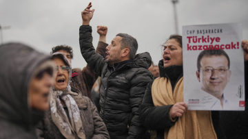 Παύθηκε από δήμαρχος Κωνσταντινούπολης ο Ιμάμογλου μετά την προφυλάκισή του - Μιλά για προδοσία κατά της Τουρκίας και καλεί σε νέες μαζικές διαδηλώσεις