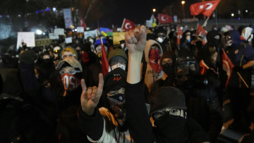 15 εκατομμύρια Τούρκοι πήγαν στις κάλπες για να στηρίξουν τον προφυλακισμένο Ιμάμογλου - Ο ίδιος κάλεσε «το έθνος να αγωνιστεί»