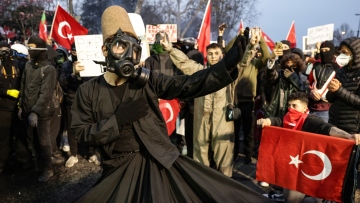 Κομισιόν: Η σύλληψη του Ιμάμογλου εγείρει ερωτήματα για την πρόσδεση της Τουρκίας στη δημοκρατική της παράδοση