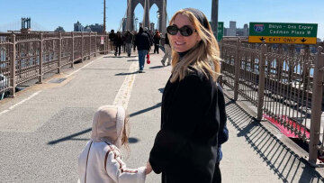 Η Δούκισσα Νομικού ταξίδεψε στη Νέα Υόρκη μαζί με τον σύζυγο και τα παιδιά τους