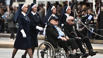 25 Μαρτίου: Η συγκινητική διέλευση των Αναπήρων Πολέμου στην παρέλαση - Δείτε βίντεο