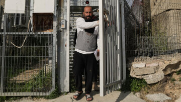 Ελεύθερος ο βραβευμένος με Όσκαρ Παλαιστίνιος σκηνοθέτης που συνελήφθη στη Δυτική Όχθη