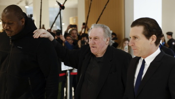 Ντεπαρντιέ στο δικαστήριο: Είμαι χυδαίος, έχω «ρωσική φύση» αλλά δεν επιτίθεμαι σεξουαλικά σε γυναίκες