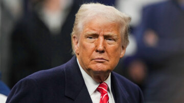 «Μη ζήτημα» λέει ο Τραμπ για τη διαρροή στρατιωτικών πληροφοριών - «Ο Γουόλτς έμαθε το μάθημά του»