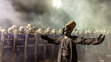 Η τουρκική αντιπολίτευση καλεί να γενικευτούν οι κινητοποιήσεις - Ογκώδης διαδήλωση στην Κωνσταντινούπολη το Σάββατο