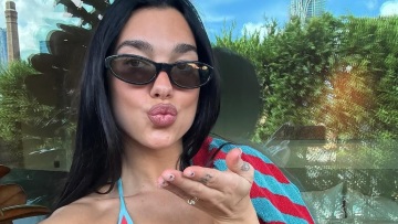 H Ντούα Λίπα φόρεσε το μπικίνι της και στέλνει φιλιά από το Σίδνεϊ - Δείτε φωτογραφίες