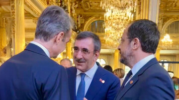 Στο Παρίσι ο Μητσοτάκης για την Σύνοδο των ηγετών για την Ουκρανία - Είχε άτυπη συζήτηση με Χριστοδουλίδη και τον αντιπρόεδρο της Τουρκίας