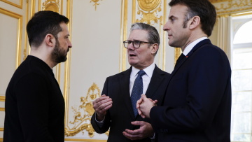 Η Ρωσία παίζει παιχνίδια, λέει ο Στάρμερ - Στο τραπέζι αυστηρότερες κυρώσεις και στρατιωτική στήριξη της Ουκρανίας