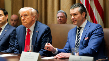 ΗΠΑ: Παρών και ο Τραμπ στην έκτακτη συνεδρίαση Αμερικανών στρατηγών και ναυάρχων απ' όλο τον κόσμο