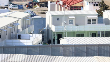 Η Ιταλία μετατρέπει τις προσφυγικές δομές στην Αλβανία σε κέντρα απέλασης