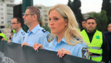 Άφησαν καθηλωμένους τους μισθούς αστυνομικών, πυροσβεστών και λιμενικών 