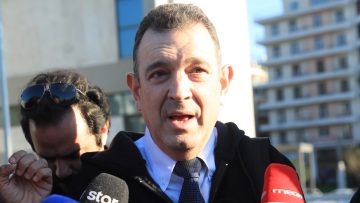 Ο βουλευτής Παπαδόπουλος κατέθεσε μήνυση κατά των αστυνομικών και των υπευθύνων της Εθνικής Πινακοθήκης