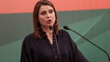 Κατερίνα Μπατζελή: Είμαι εντός γραμμής, δεν θα γίνω Ιφιγένεια