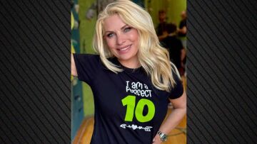 Ελένη Μενεγάκη: «Είμαι το δέκα το καλό», έγραφε η μπλούζα που φόρεσε στο πάρτι γενεθλίων της κόρης της