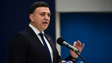 Κικίλιας: Δεν υπάρχουν ένστολοι δεύτερης και τρίτης κατηγορίας - Να δοθούν αυξήσεις και σε αστυνομικούς, πυροσβέστες και λιμενικούς