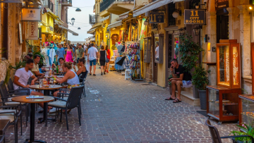 Χανιά: Οι διάλογοι των επίορκων υπαλλήλων - «Αν του δώσουμε κάνα διακοσάρι θα τσινήσει; Κάν’ το πέντε να ‘μαστε μέσα»