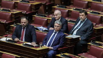 Στα πρόθυρα διαζυγίου η Νίκη με τον βουλευτή Παπαδόπουλο, μετά τους βανδαλισμούς στην Πινακοθήκη και τον αποκλεισμό των αναρτήσεών του από το κόμμα