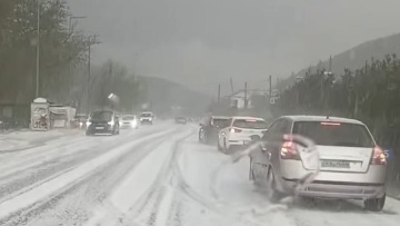 Ισχυρή χαλαζόπτωση στην Αγία Ελεούσα Μεσολογγίου, καλύφθηκαν δρόμοι και χωράφια - Δείτε βίντεο