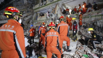 Η ΕΕ στέλνει 80 τόνους ανθρωπιστικής βοήθειας στη Μιανμάρ  - Πάνω από 2.800 οι νεκροί από τον σεισμό