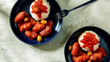 Σουτζουκάκια: Βήμα βήμα η παραδοσιακή συνταγή για τους κεφτέδες της Σμύρνης