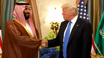 Στη Σαουδική Αραβία το πρώτο ταξίδι του Τραμπ στο εξωτερικό μετά την επιστροφή του στον Λευκό Οίκο