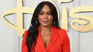 Αντζελα Μπάσετ, 45 χρόνια λαμπρής καριέρας