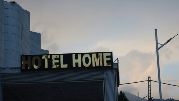 Τα προειδοποιητικά σημάδια ότι δεν πρέπει να κάνουμε κράτηση σε ένα ξενοδοχείο