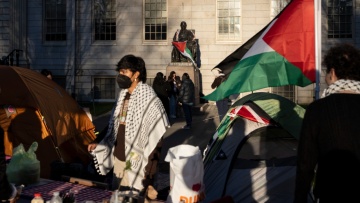 Ο Τραμπ παγώνει επιχορηγήσεις 2,2 δισ. δολαρίων στο Χάρβαρντ 