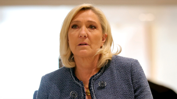 Στην κόψη του ξυραφιού το πολιτικό μέλλον της Λεπέν - Τα τρία σενάρια για να προλάβει τις εκλογές