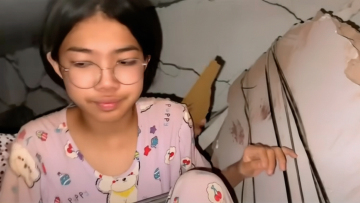 Μιανμάρ: Κορίτσια 13 και 16 ετών κατέγραψαν τον εγκλωβισμό στα συντρίμμια κτηρίου μετά τα 7,7 Ρίχτερ