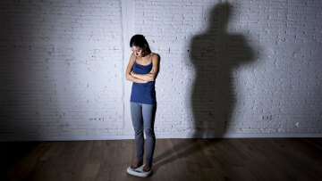 Η εποχή του γρήγορου αδυνατίσματος: Οι επιπτώσεις και η εμμονή της νέας γενιάς με τα φάρμακα μείωσης βάρους