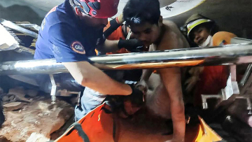 Μιανμάρ: Νεαρός ανασύρθηκε ζωντανός από τα συντρίμμια, 5 μέρες μετά τον φονικό σεισμό των 7,7 Ρίχτερ