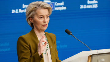 Ούρσουλα φον ντερ Λάιεν για δασμούς Τραμπ: Θέλουμε διαπραγματεύσεις αλλά είμαστε έτοιμοι και για αντίμετρα