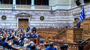 Αυστηρή κριτική από βουλευτές στην ΚΟ της ΝΔ: «Υπάρχει σύστημα εμίρηδων και αρκετοί κακομοίρηδες που τραβάμε κουπί»