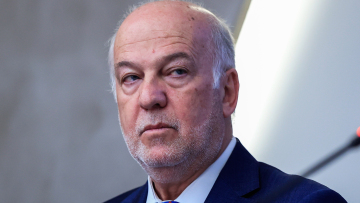 Φλωρίδης: Δεν υπάρχει απευθείας ανάθεση, αλλά προγραμματική σύμβαση με το Πανεπιστήμιο Πειραιά