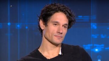 Πάνος Βλάχος: Η απάντηση για το ακριβό πουκάμισο, το πολιτικό περιεχόμενο στους στίχους του και η σχέση του με τη θρησκεία