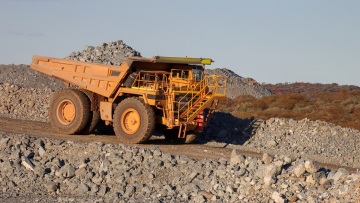 Δασμοί Τραμπ: Το Πεκίνο ανταπαντά στους αμερικανικούς δασμούς με ελέγχους στις εξαγωγές σπανίων γαιών