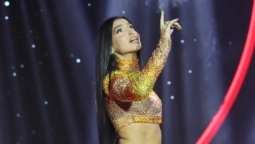 Η Αναστασία κατέβηκε από τη σκηνή, όταν αντιλήφθηκε θαμώνα να κλαίει - Δείτε βίντεο