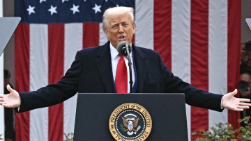 Tα ομόλογα των ΗΠΑ και το πάγωμα των δασμών Τραμπ – Τι δείχνει το σπάσιμο της αντίστροφης σχέσης μετοχών και ομολόγων