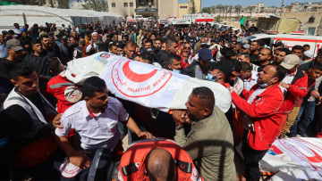 Στοχευμένα τα ισραηλινά πυρά που σκότωσαν τους 15 διασώστες στη Γάζα, λέει η  Ερυθρά Ημισέληνος 