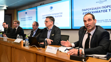 Στην αντεπίθεση η  κυβέρνηση μετά το «φιάσκο» του ΕΟΔΑΣΑΑΜ: «Το αφήγημα της συγκάλυψης έχει γκρεμιστεί»