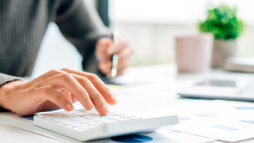 Τέλος οι φορολογικές δηλώσεις: Η εφορία θα τις υποβάλλει μόνη της από το 2027