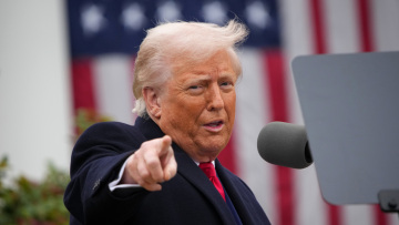 Ο Λευκός Οίκος ανακοίνωσε δασμούς 104% στην Κίνα - Σε ισχύ από την Τετάρτη