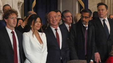 Απογοητευμένοι οι μεγιστάνες της τεχνολογίας από τον Τραμπ: Τον στήριξαν και αυτός τους δίνει ψίχουλα 