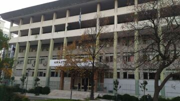 Τα επαγγελματικά προσόντα των τεχνικών συμβουλών που έχουν καταθέσει εκθέσεις στην δικογραφία των Τεμπών, ζητά ο Eφέτης Aνακριτής