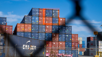 Αλμα έκαναν οι εξαγωγές της Κίνας τον Απρίλιο παρά τους αμερικανικούς δασμούς