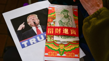 Ανάλυση BBC: Γιατί ο Τραμπ χτυπά την Κίνα στο εμπόριο - Πώς το Πεκίνο έγινε το «εργοστάσιο του πλανήτη»