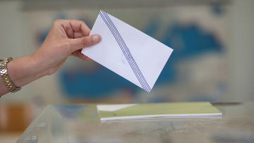 Γκάλοπ MRB:  Έπεσε 20 μονάδες το ενδιαφέρον για τα Τέμπη, ανέβηκε η ακρίβεια - Στο 26,9% η ΝΔ με αναγωγή, 17,8%  η «Πλεύση»